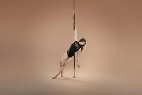 HYBRID Pole Class | Level 1-2 (Beginner) @ Les.Pole