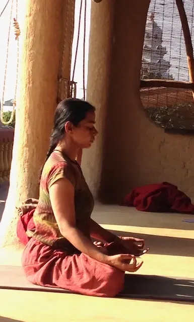 ONLINE - Yoga aus Santosh Puri Ashram, Indien  @ Yogama Studio Online