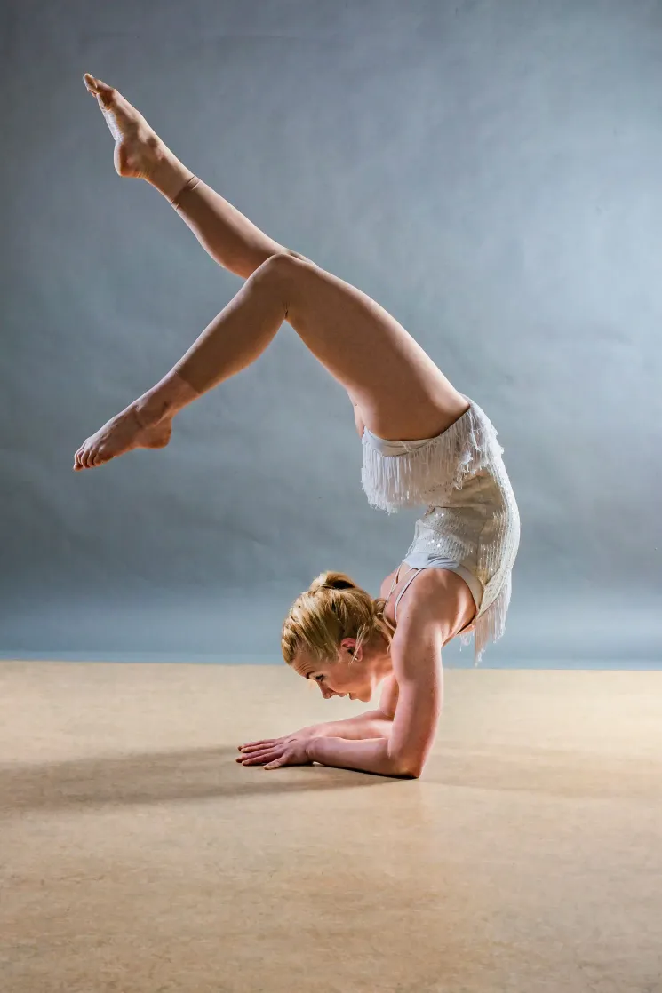 X-mas Bootcamp: Head-, Shoulder- & Forearmstands mit Gloria Veit @ Aerial Infinity