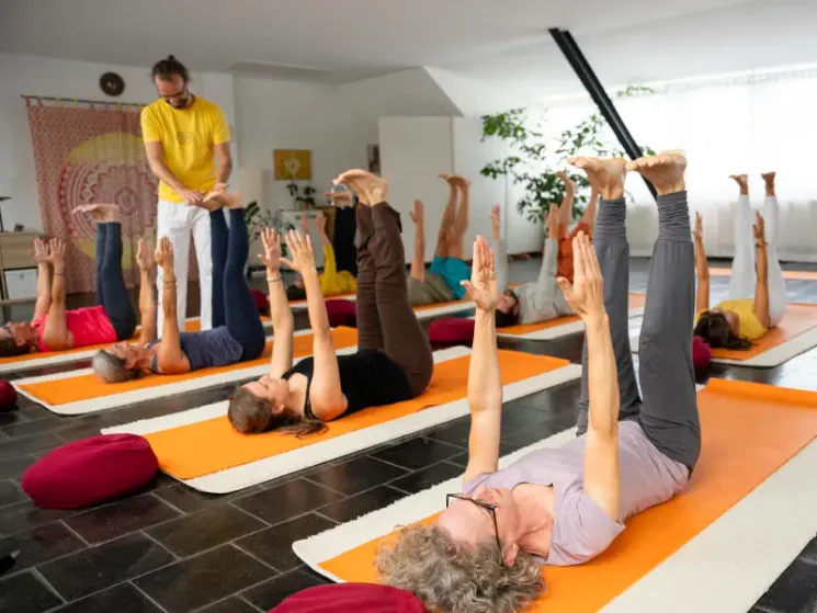 Anfängerkurs : Yoga | 8 Wochen | Zertifiziert | Donnerstag @ Herzraum Prävention und Gesundheit