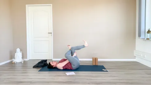 ONLINE - Vinyasa Yoga - Ruhiger Hüft-Flow @ KarmaCouch. Yoga & Entspannung