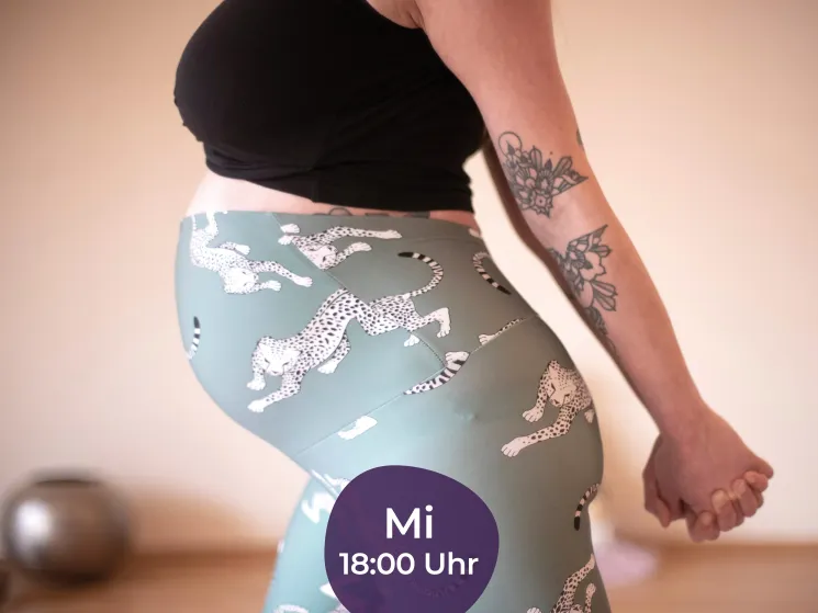 Hatha Yoga für Schwangere - Babybauchflow ab 24.04.2024 @ Studio Yogaflow Münster