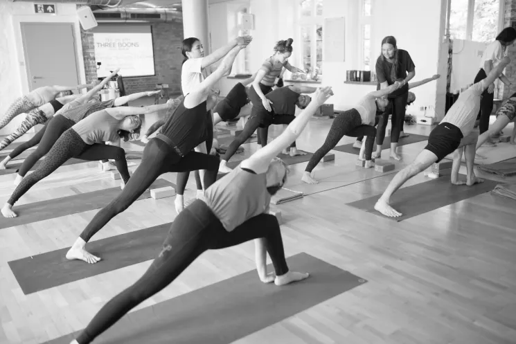 LIVE-STREAM: Jivamukti 🧘🏼♀️Afternoon Flow Open75 DE - THREE BOONS YOGA @ Three Boons Yoga Berlin f.k.a. Jivamukti Yoga Berlin