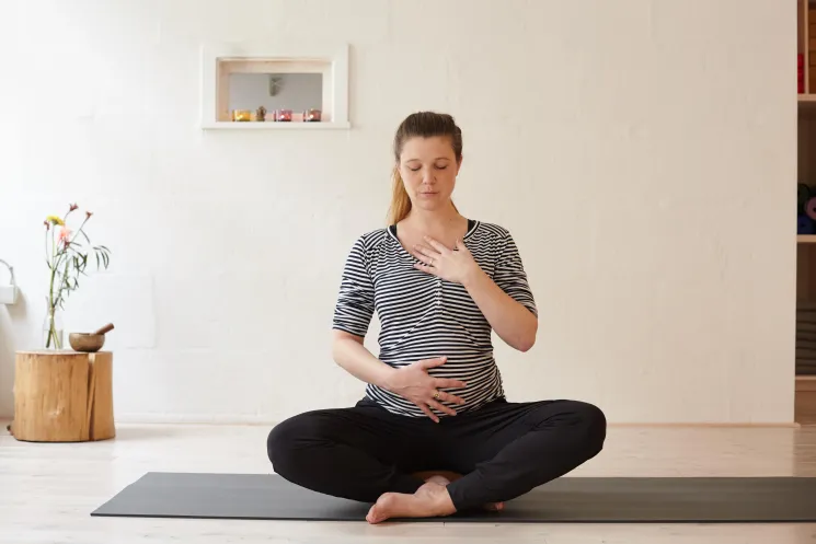 Schwangeren Yoga (Pränatal) @ Innersmile Yoga – ISY