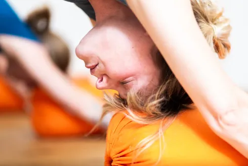 IYENGAR YOGA FÜR ANFÄNGER UND GEÜBTE @ GRUNDSTEIN 39 - Yoga - Conscious - Dance