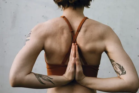 Ashtanga Yoga basic - Mittwoch Kurs im Sommer @ ALOHA Yoga & Wellness