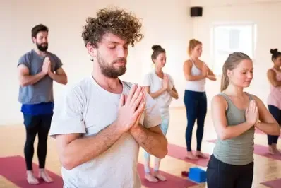 Yoga für Anfänger:innen: Kurs im Oktober 2026 @ Yoga-Moment