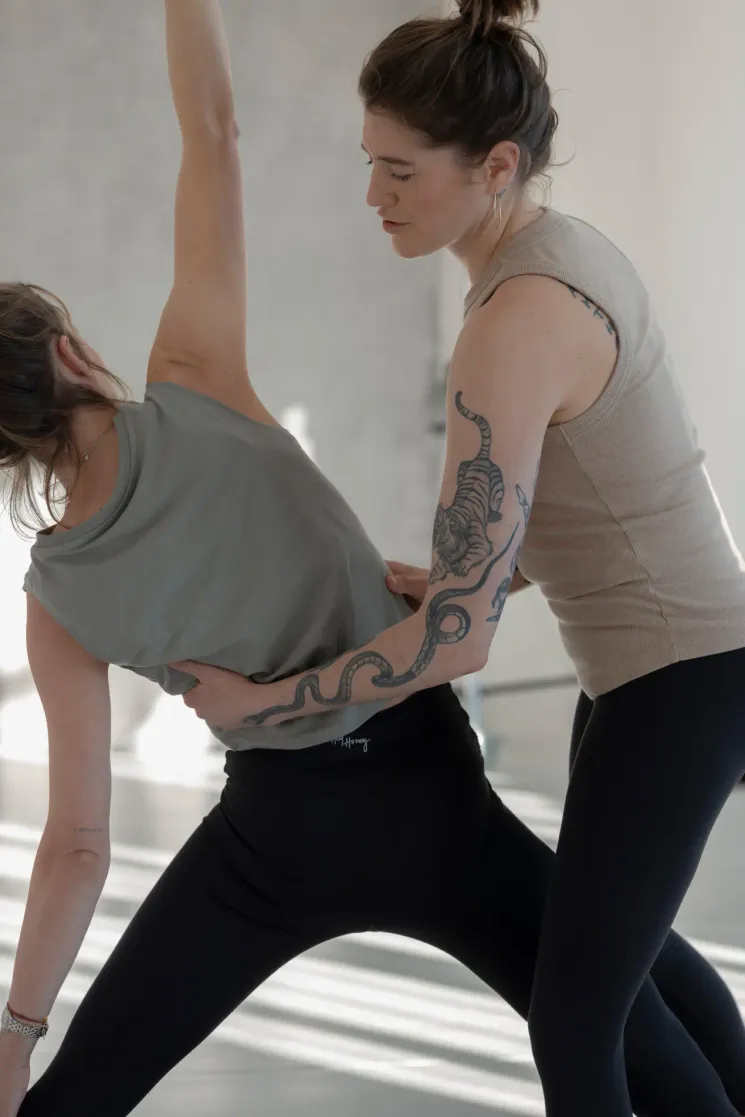 Power Vinyasa 75 (engl. ONLINE) @ Jivamukti Yoga Roots Hamburg