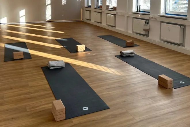 YOGA SHELTER