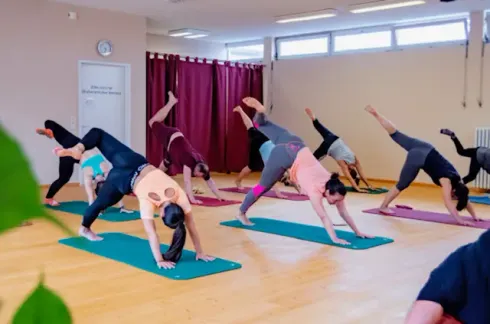 Yin - Yoga @ (churned) Rückenschule & Yoga HB