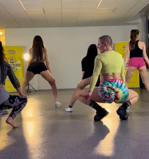 Twerk Beginner:innen 6-Wochen Tanzkurs @ WATCH MI STEP - Dancehall, Twerk & Afro