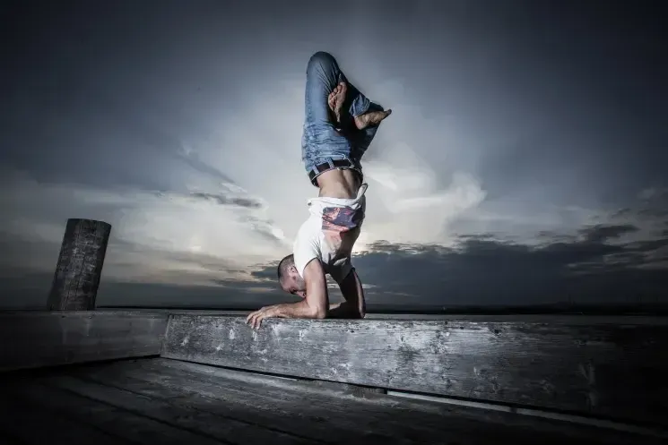 Arm Balances for every-body @ YogaCollege Feelgoodstudio 1150 " Heat / Tejas "