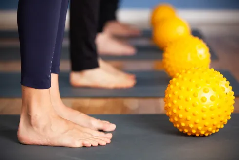 Pilates mit Kleingeräten @ Pilatesstudio & Kane School Ausbildung