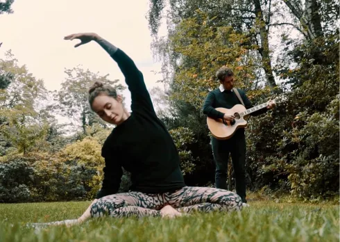 YIN YOGA & LOVE SONGS MIT MELISSA & MARCEL @ YOGA STUDIO SURYA HOFGUT HOLZMÜHLE