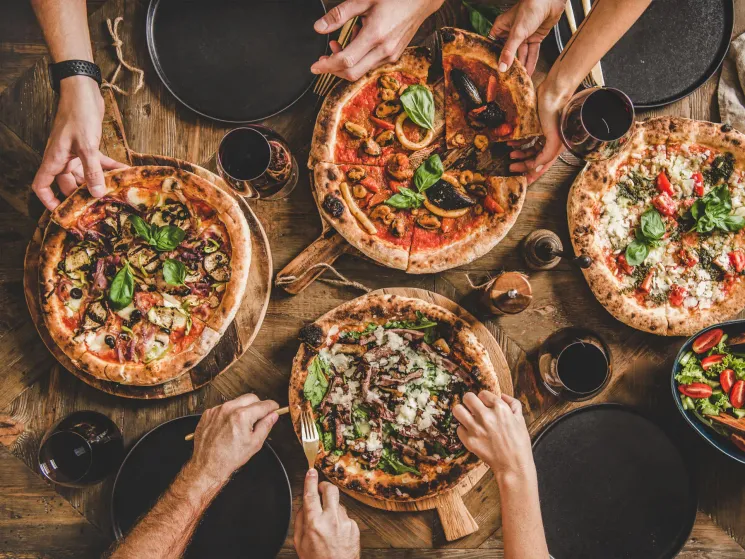 Yoga, Pizza & Prosecco August @ STUDIO herzfeld