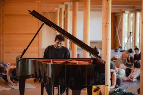 Piano x Yin Candlelight mit Noah @ Om Shanti Yoga