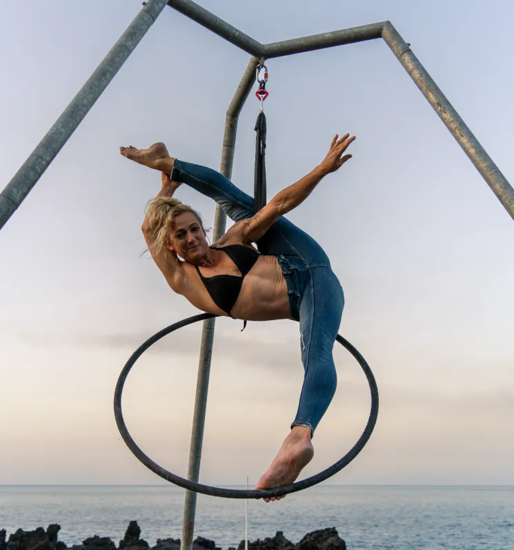 Karin Odermatt - Flow and splits on Hoop (INT/ADV) @ Aerial Silk Vienna