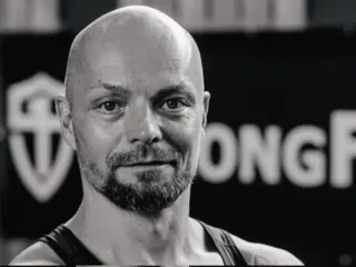 André