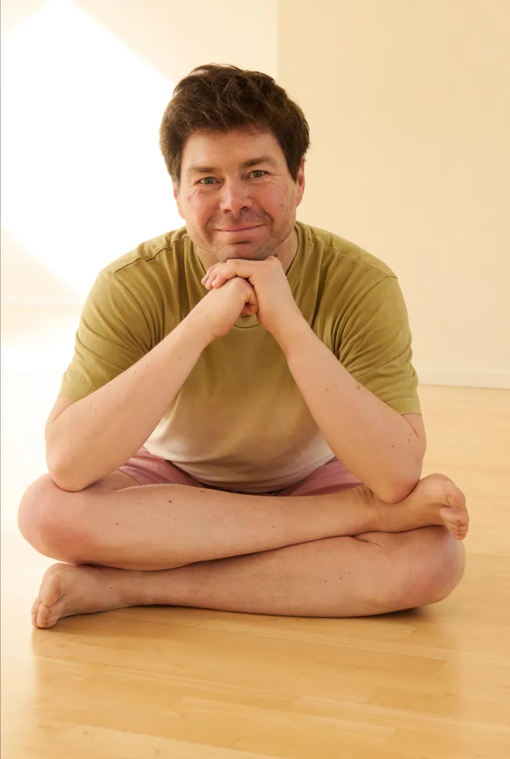 Online: Vinyasa Yoga Level 1-2 -D @ Yoga Sky Berlin