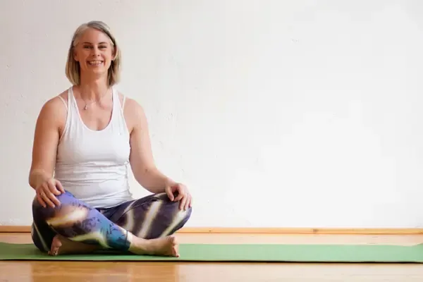 Yoga Nidra Ausbildung 2023 mit Nicole Barlau **im Studio Pempelfort & online -  @ Rundum Yoga Unterbilk
