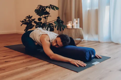 Calm & Relax Yogakurs (auch mit Babybauch) - Mittwoch 19:30-20:30 Uhr - 8 Einheiten - 24.06.2026 bis 12.08.2026 (krankenkassenbezuschusst) @ Golden Yogaloft