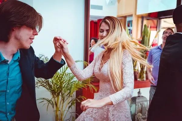 Bachata Sensual Basic I- Crash Workshop @ Salsanena