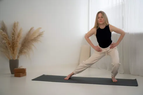 Back-to-Center 2 mit Leena (online) @ DAMN GOOD YOGA