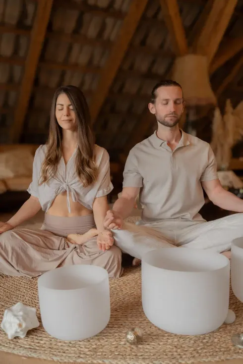 50h Yin Yoga mit Sound Bath Teacher Training @ Nicole Schmidt