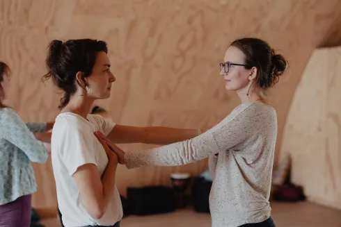 Selbstmitgefühl - Freundschaft mit dem inneren Kritiker schließen @ Redwood Yoga Bonn
