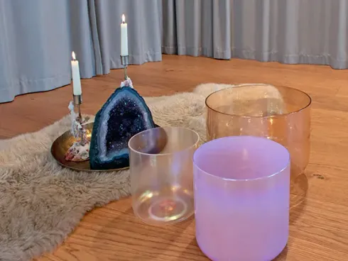 Meditation & Crystal Bowls Sound Bath @ aurum loft