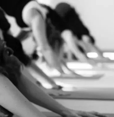 Präsenz: Hatha Yoga Grundlagenkurs - Mittwoch 16.30 Uhr @ Yoga Institut München