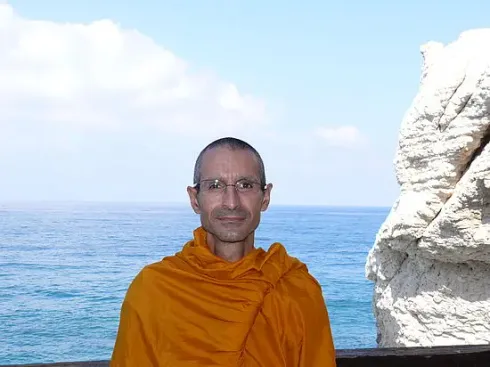 Umgang mit Sorgen, Unsicherheiten und Ängsten aus buddhistischer Sicht mit Phra Ajahn Ofer - LIVE ONLINE @ Yoga Vidya Frankfurt