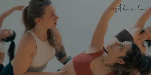 Unwind & Recharge - tantrisches Hatha Vinyasa (online) @ Studio AKASHA