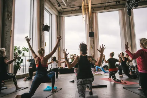 Strong Flow  | ENG | ONLINE @ Yogaschool Noord