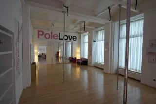 PoledanceVienna Studio 4 logo