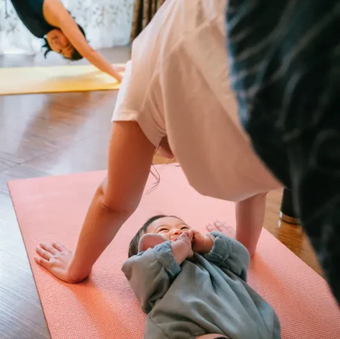 After-Birth Bliss - Yoga nach der Geburt (4-Wochen-Kurs) @ Pure You Yoga