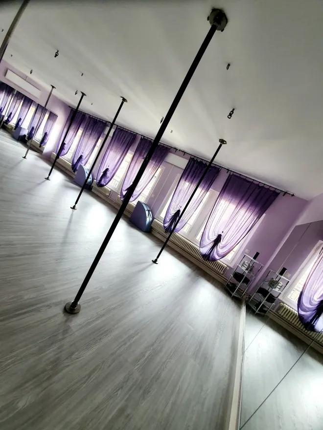 Royal Pole