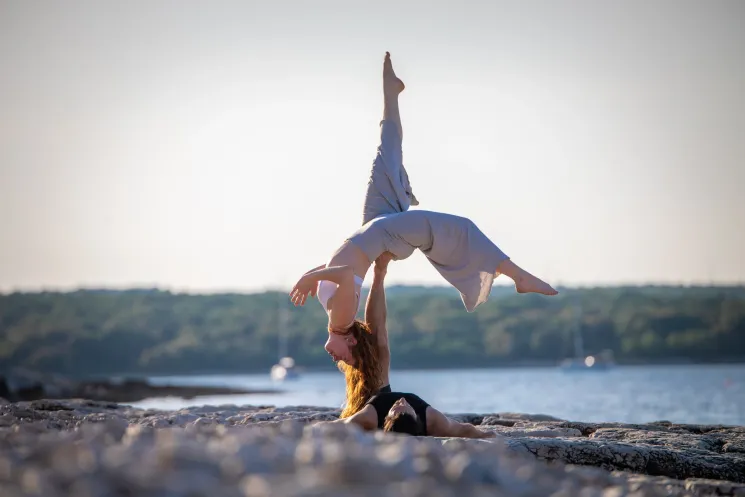 Urban Day Retreat: Acroyoga, Handstands + massage @ Acroyoga Vienna