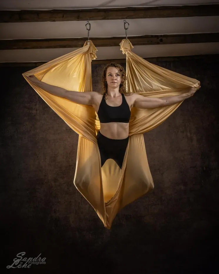 Aerial Yoga mit Franzi @ Vertical - Pole Aerial Dance