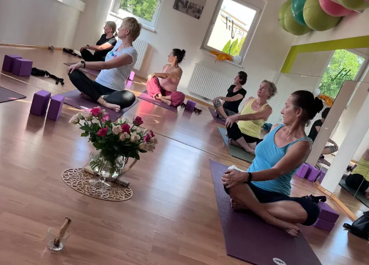 Flow to Yin @ Feel-In Yoga by Claudia Meyer