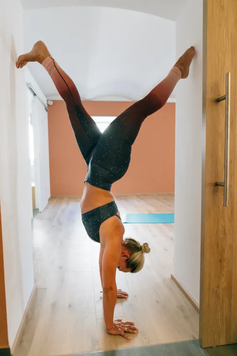 1.Vinyasa Flow (Online Übertragung) @ Die Yogaboutique