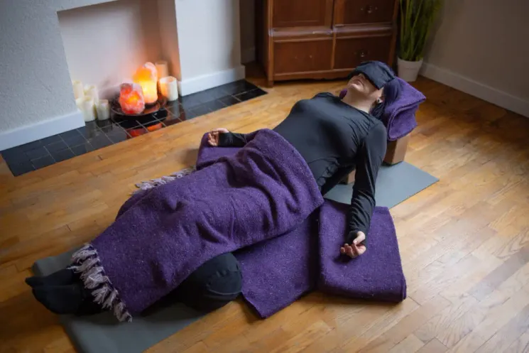 Restorative Yoga mit Soundbath @ The YOGA Studio