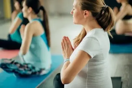Yoga für Schwangere "Live & Online" @ Yogalounge Herrenberg