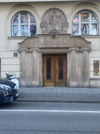 Dieser Anbieter hat keine Bildbeschreibung für dieses Bild hinterlegt