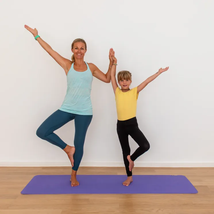 Familienyoga (6-12 jährige Kinder) @ Yogastern