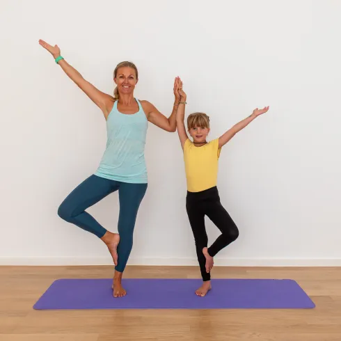 Familienyoga (6-12 jährige Kinder) @ Yogastern