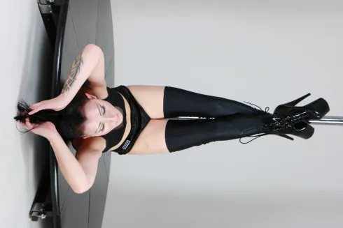 ✨ Floorwork Choreo – sinnlich, stark & selbstbewusst ✨ @ Phönix Pole Revolution