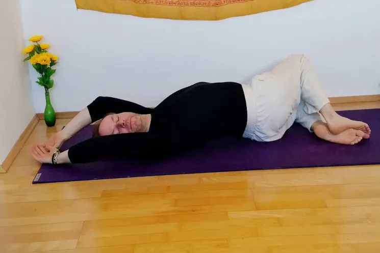 Präventionskurs Hatha Yoga mit Yin Elementen (PhysioLessenich) @ WaenaYoga