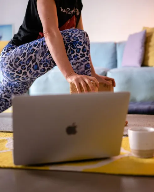 RELAX • SLOW YOGA • SLOW SUNDAY • ONLINE @ CITYOGA Darmstadt