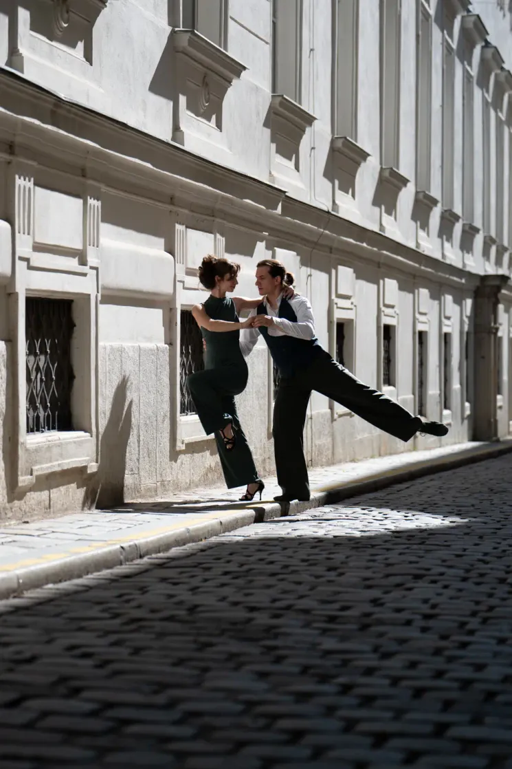 Intermediate (L4) - Colgadas & Volcadas @ Tango Mango